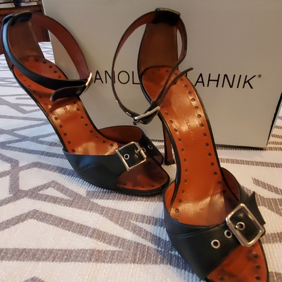 Blahnik shoes - Picture 2 of 4